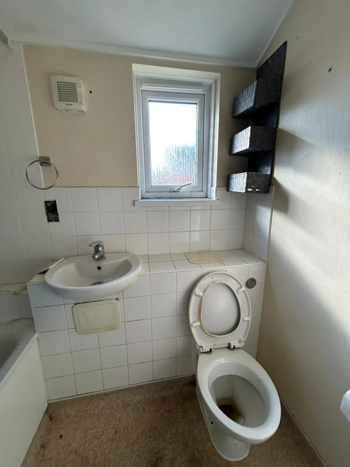 Bathroom before renovation